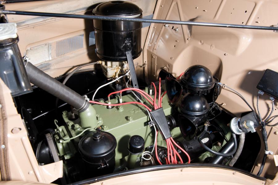 Packard Six Coupe 1937 года  (фото 5 из 5)